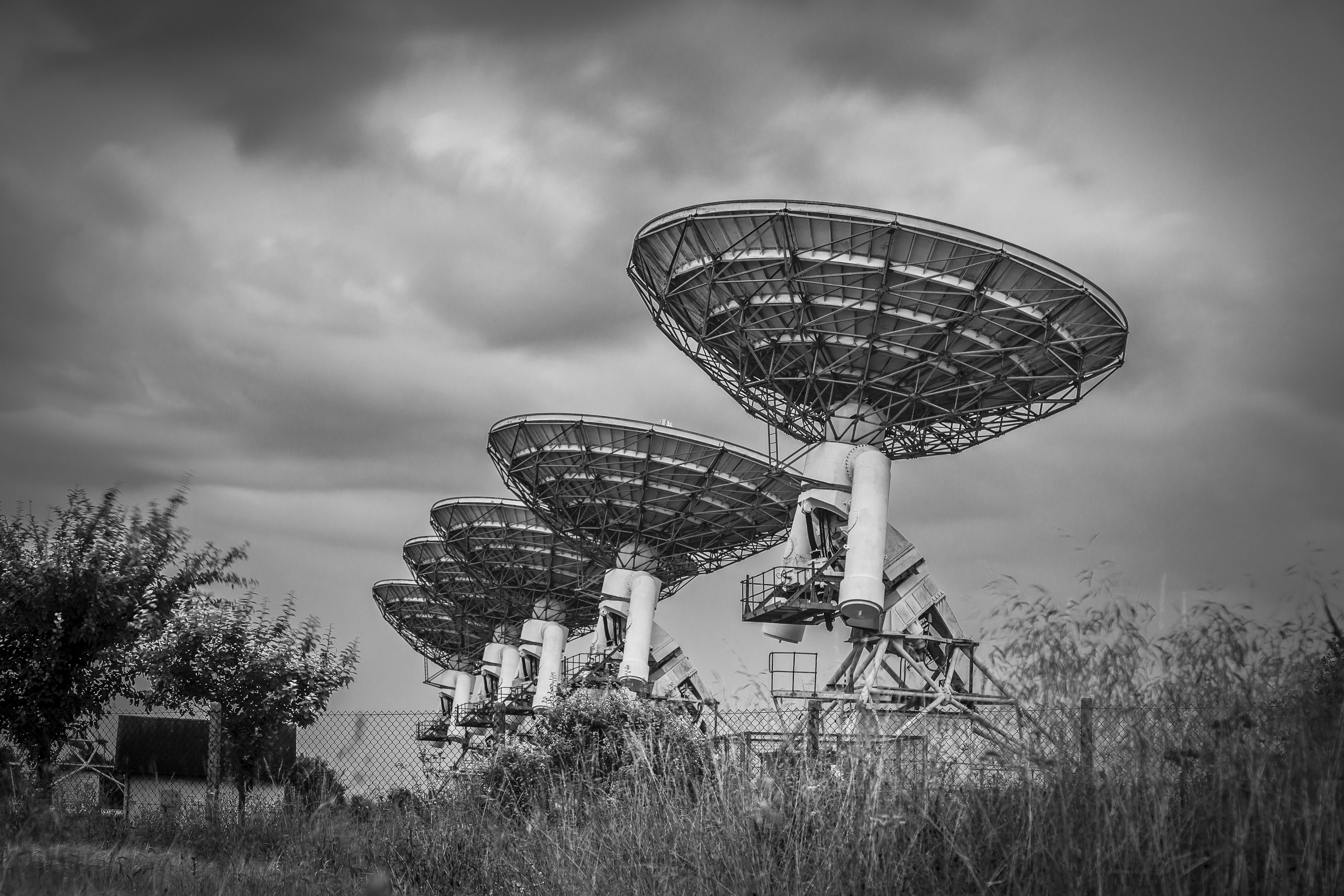 How High-Frequency Signals Are Transported Over Long Distances